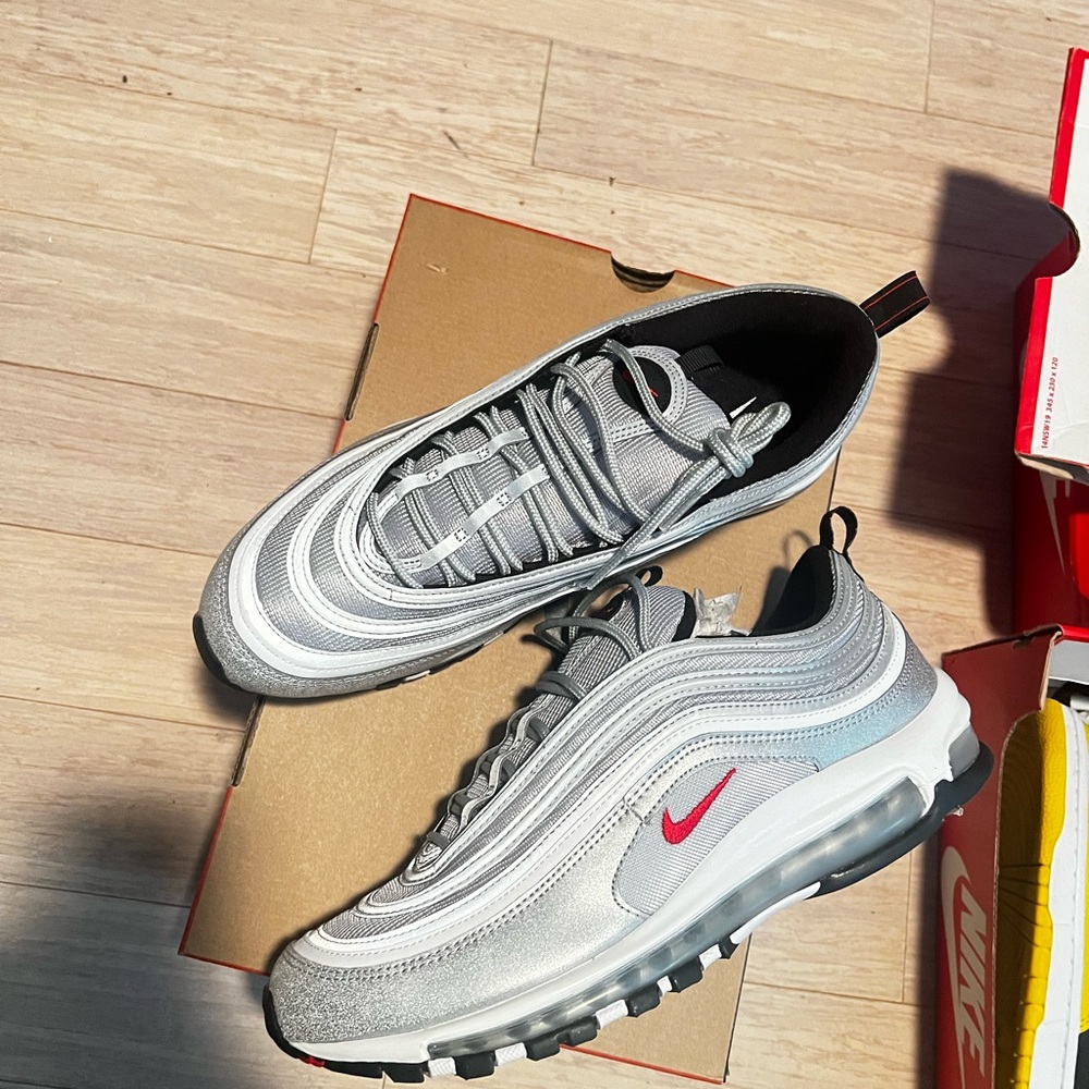 Nike Air Max 97 Men's Shoes - Gray and Red
